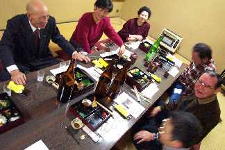 山川杜氏を囲み和気藹々